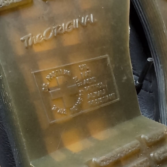 Doc Martens 24256 Black Leather - Picture 11 of 11